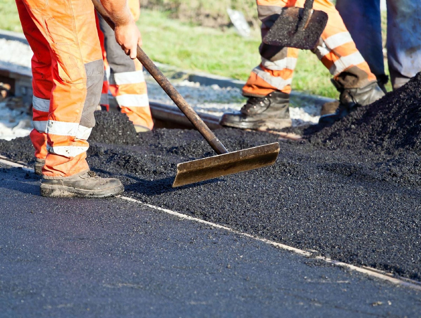 How to Choose the Best Asphalt Paving Contractor Near You